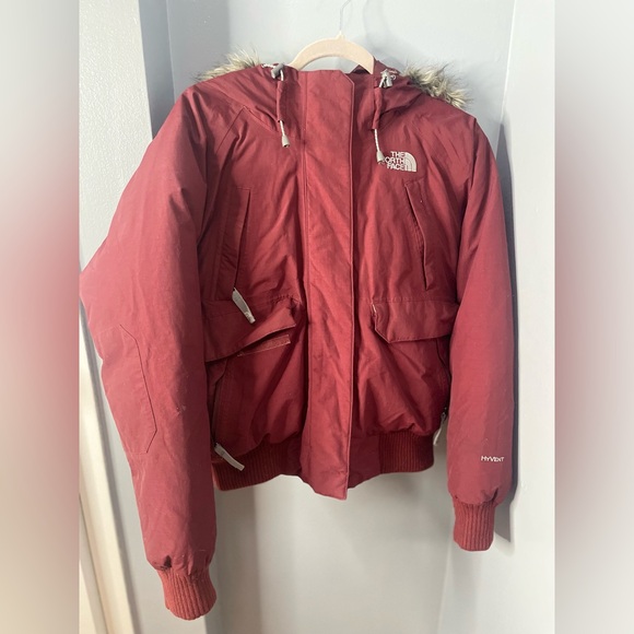 North face red bomber with faux fur women’s medium - Picture 3 of 4